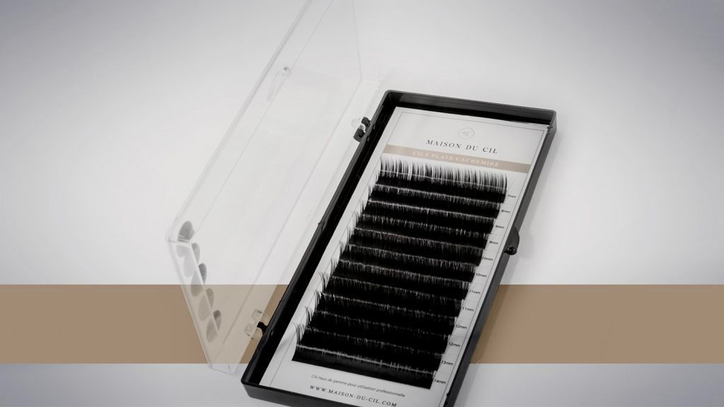 Gamme de produits Maison du Cil pour extensions de cils